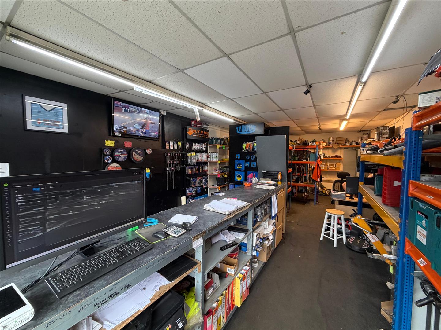 216 - 218 Shaw Road, photo 4